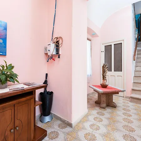 Gustalu بيت للعطل *